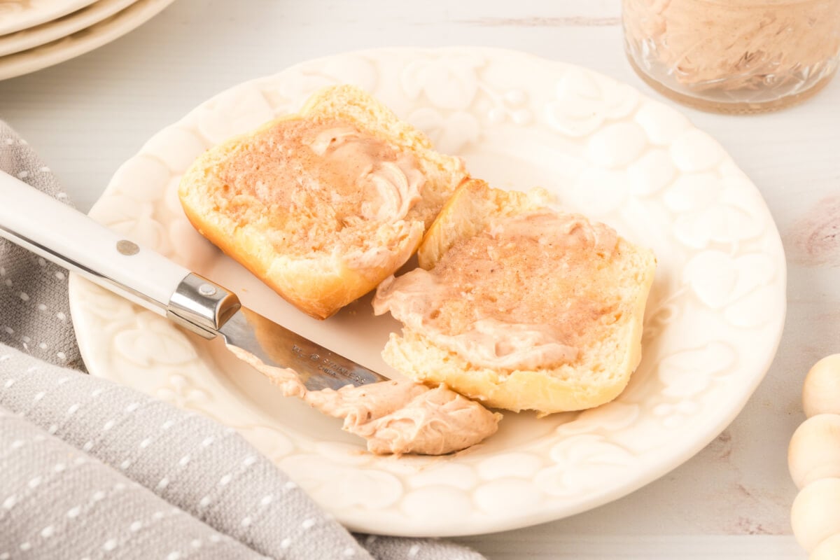 Texas Roadhouse Cinnamon Butter: 5-Minute Copycat Recipe